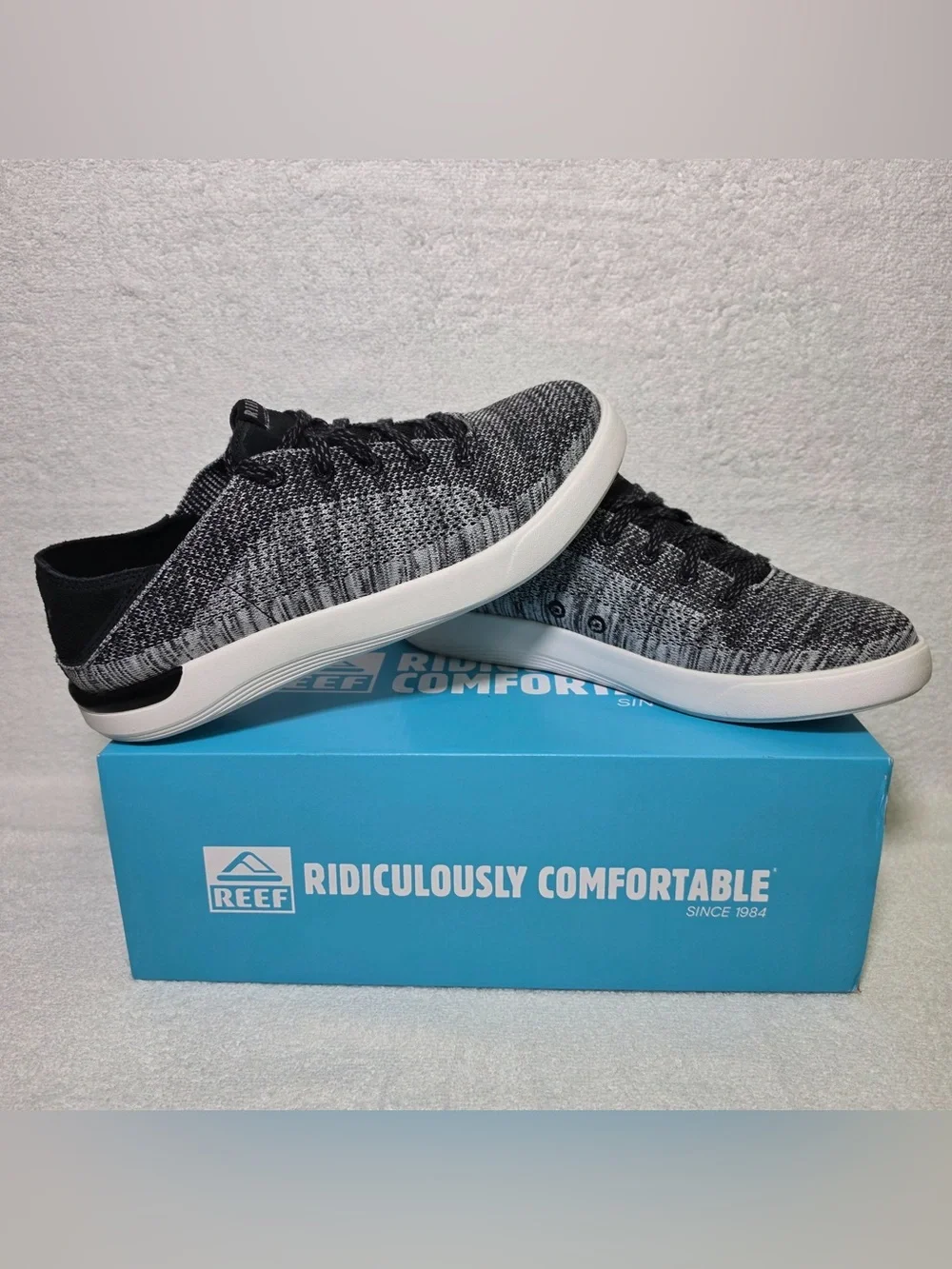 REEF Swellsole Neptune Men's Size 11 Gray Black Knit Lace-Up Sneakers New Box